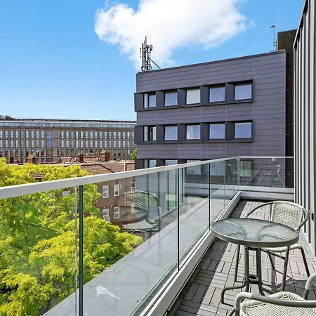 Stunning Penthouse - Balcony Apartment Bristol