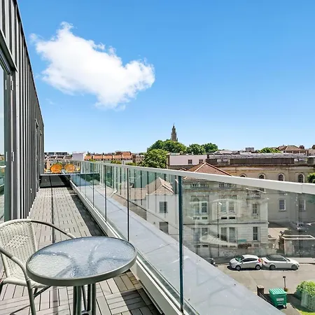 Stunning Penthouse - Balcony *