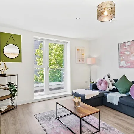 Stunning Penthouse - Balcony Apartment Bristol
